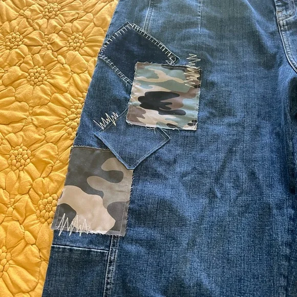 Pilcro Medium Denim Barrel Jeans with Camo patches - Picture 6 of 8